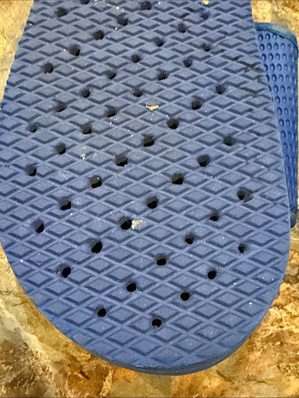 Boys ShowaFlops shower shoes - Picture 10 of 12